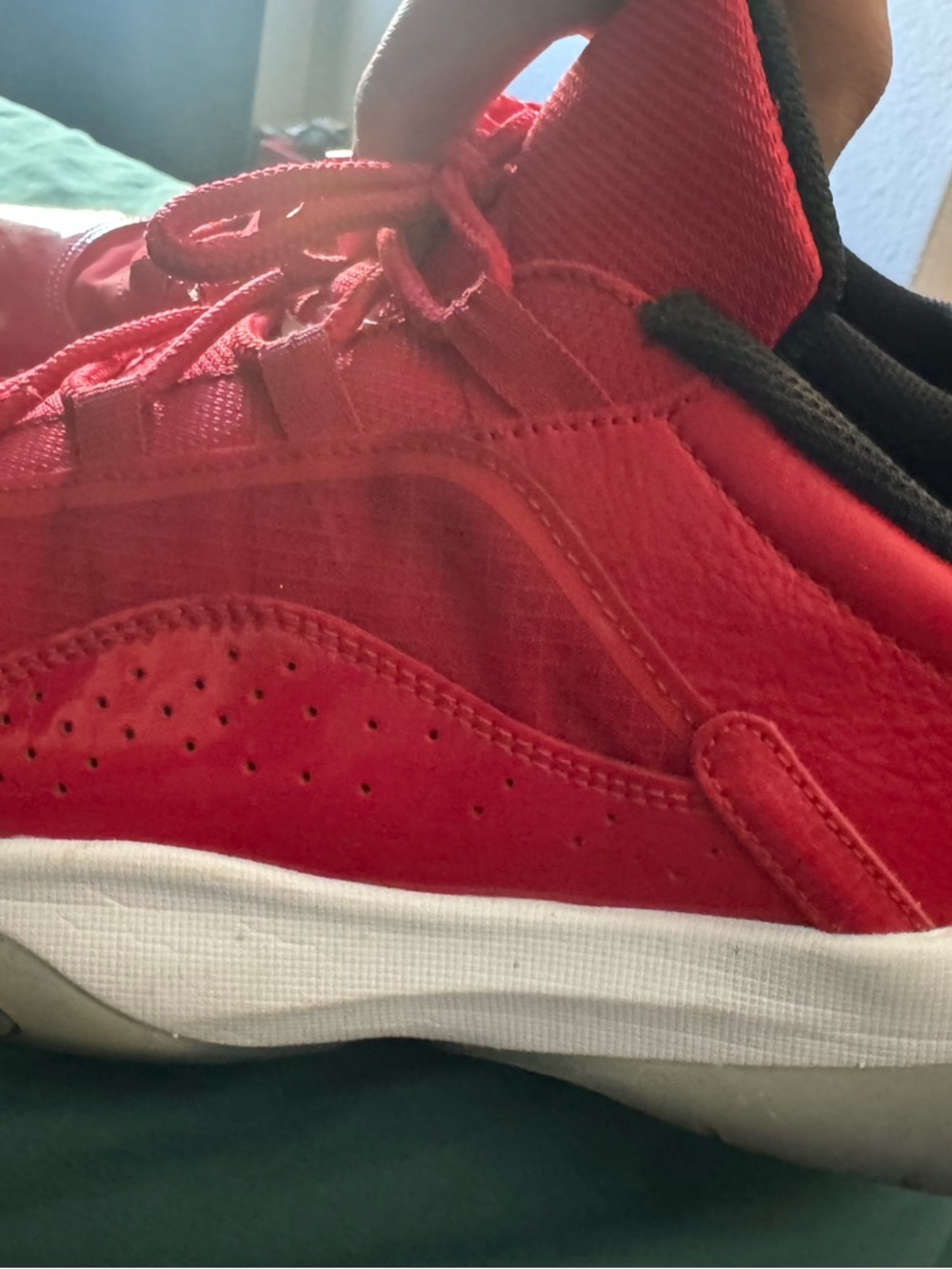 Red Jordan’s men’s - Picture 7 of 8